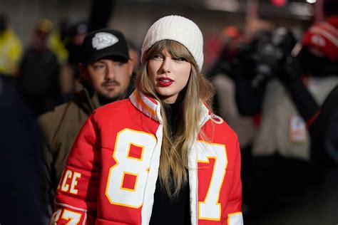 Taylor Swift’s jacket brings star boost to Kristin Juszczyk, wife of 49ers’ All-Pro fullback ...
