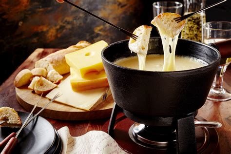 Traditional Swiss fondue | Recipe