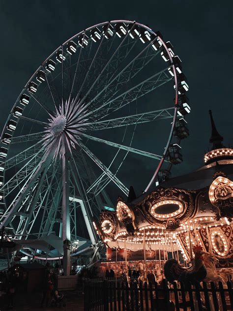 Ferris wheel 🎡 | Ferris wheel, Artsy pictures, Ferris wheel wallpaper night