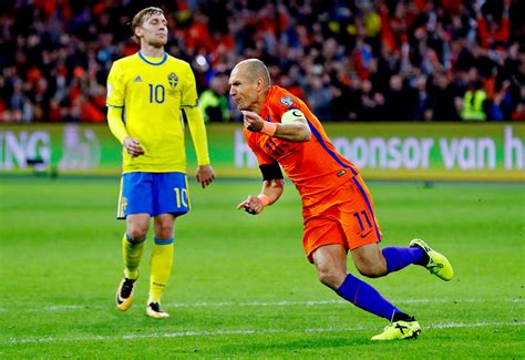 Oranje zegt Robben met terugwerkende kracht nog ‘dank je wel’ | Foto | gelderlander.nl