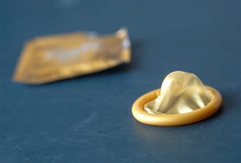 8 Types of Condoms; Pros & Cons of Each