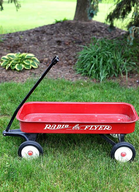 How To Make A Little Red Wagon Patio Table - House of Hawthornes