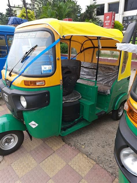 CNG bajaj compact auto rickshaw, Rs 228400 /piece Navin Traders | ID ...