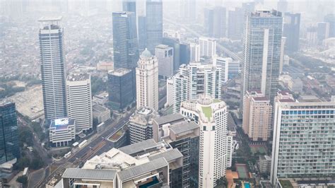 Polusi Udara Jakarta Tinggi Lagi, Jaga Kondisi Anda dengan Ini - KlikDokter