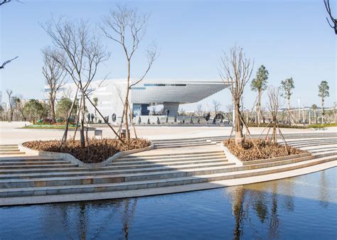 Qujing History Museum has a roof shaped like a staircase