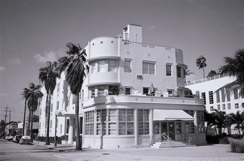 Art Deco Hotel | Minolta Freedom Dual camera and Kodak 400CN… | Flickr