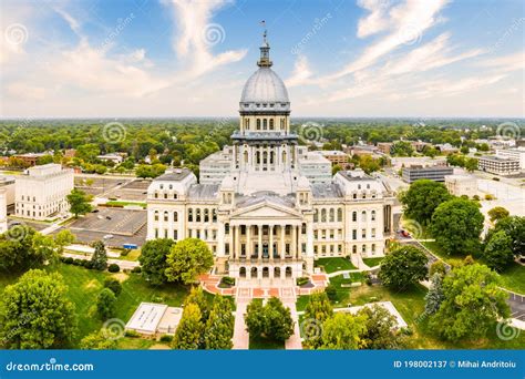 Illinois State Capitol, in Springfield on a Sunny Afternoon. Stock ...