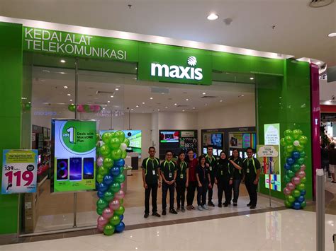 Maxis Launches New Maxis Centre In AEON Mall, Kuching Central