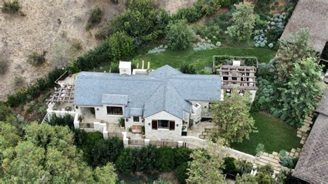 George Clooney California Home: Photos of Studio City House | Closer Weekly