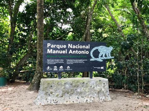 Hiking Manuel Antonio National Park - Costa Rica Guide