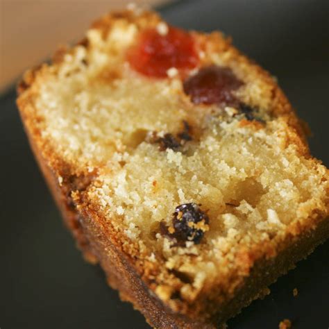 Fruit cake recipe with mainly dried fruit