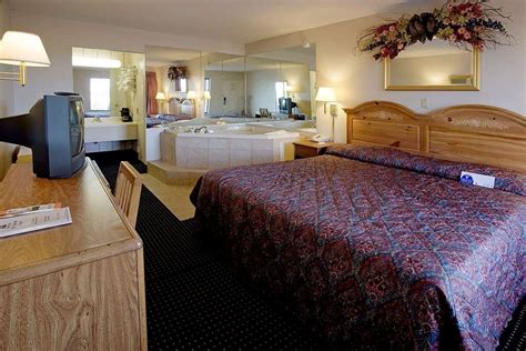 27 BEST Nashville Hotels with Jacuzzi in room ️ 2024