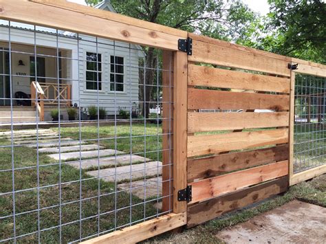 Pin by Vicki Pippin on Outdoors in 2020 | Diy garden fence, Fence ...