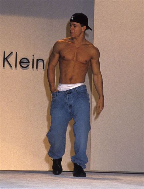 Mark Wahlberg w 3 tygodnie PRZYTYŁ do roli 14 kilogramów! (FOTO) in 2021 | Calvin klein models ...