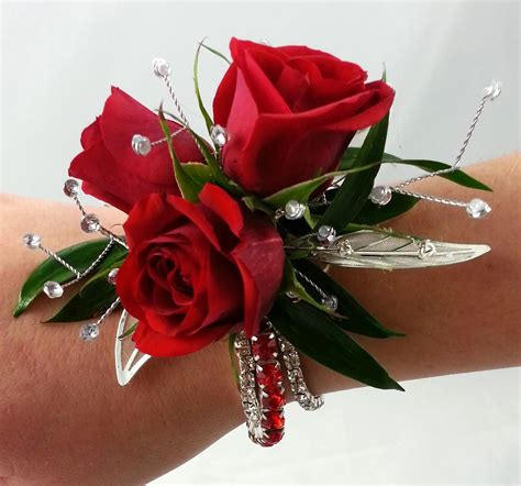 Red Flowers For Corsages - Corsage Prom