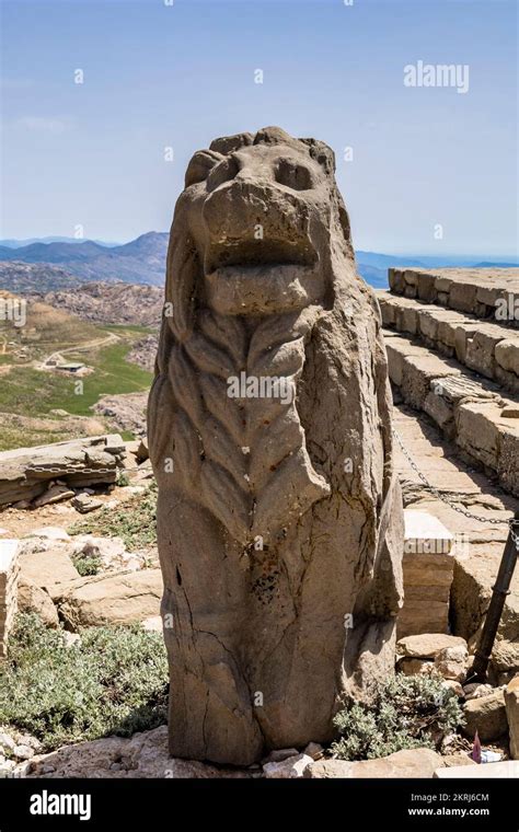 Mount Nemrut, Nemrut Dagi, east terrace, Lion statues, Commagene ...