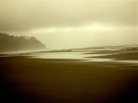 Storm blowing in at Long Beach, Washington. The weather can be ominous ...