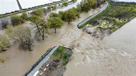 Crews hope to patch Pajaro River levee breach by end of Monday