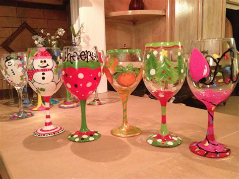 Hand painted glasses Christmas Wine Glasses, Diy Wine Glasses ...
