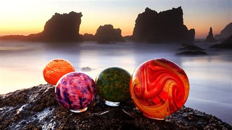 Every Year, Thousands of Glass Orbs Are Hidden on This Oregon Beach | Oregon beaches, Lincoln ...