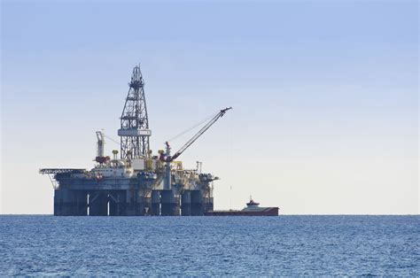 2 dead in oil rig accident near Mexican coast - CBS News