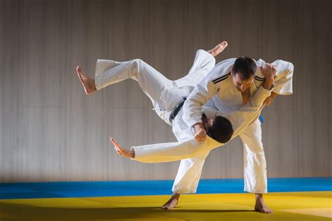 Judo Gi vs BJJ Gi: What’s the Difference? - Find Your Gi