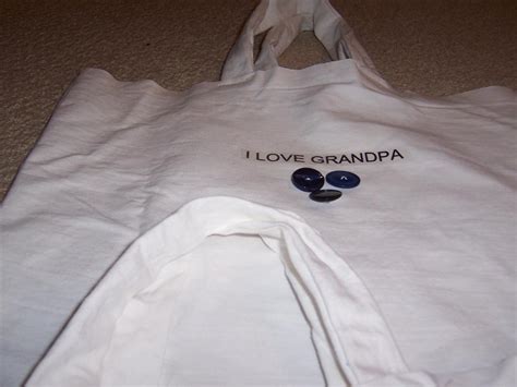 The Do-It-Yourself Mom: DIY Christmas Gift Ideas: I Love Grandma Button ...