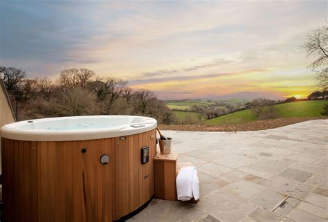 Luxury holiday homes with hot tubs in Devon | Coast & Country Cottages