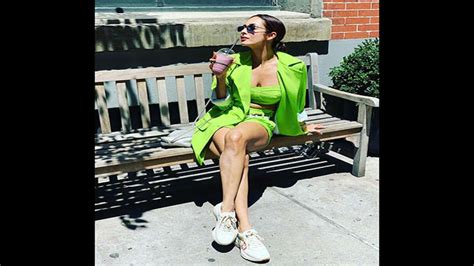 Malaika Arora In A Neon Green Attire With Arjun Kapoor - Boldsky.com