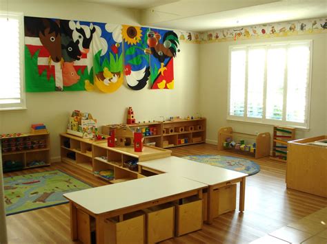 Montessori Classroom Montessori Classroom Layout, Clean Classroom, Montessori Ideas, Montessori ...