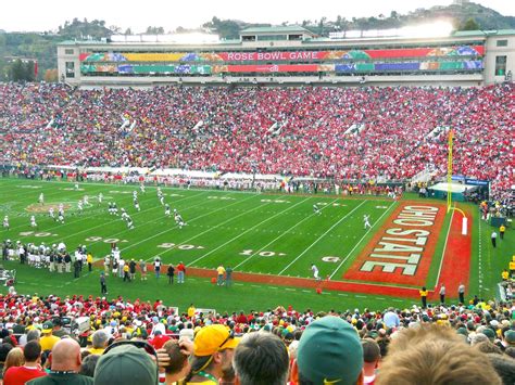 Rose Bowl - Oregon Returns a Kickoff | Picture Taken By: Mar… | Flickr