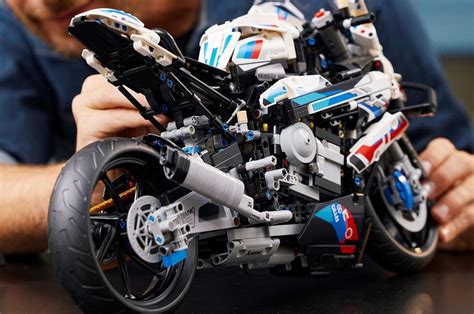 BMW Motorrad Presents The LEGO Technic BMW M 1000 RR ...