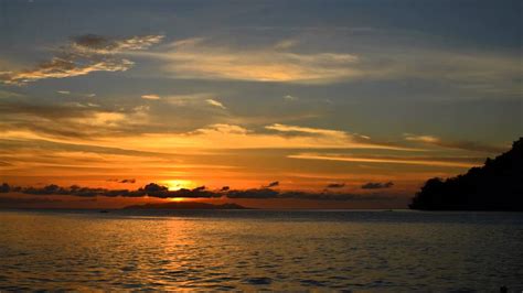 Pantai Talise Objek Wisata Sulawesi Tengah yang Memukau - Sulawesi Tengah