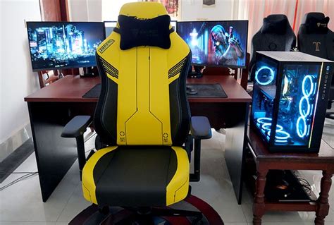 Secretlab Titan Cyberpunk gaming chair review | ChairsFX