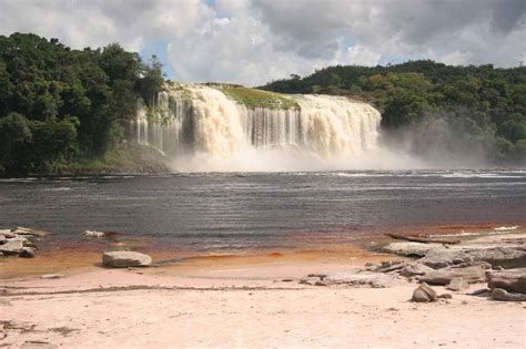 Canaima Lagoon Waterfalls - World of Waterfalls