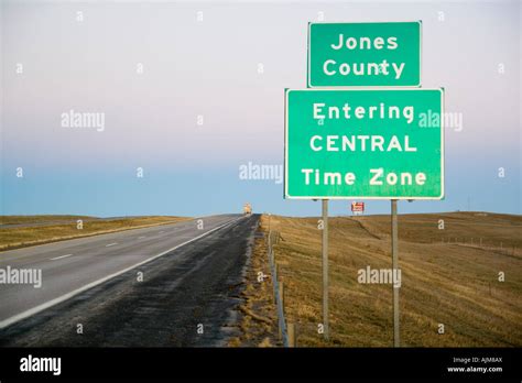 The border between Mountain and Central time zones in South Dakota ...