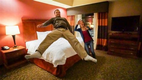 Hampton Inn Pittsburgh Review - A Perfect Location Downtown