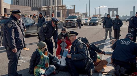 New York: Hundreds of pro-Palestinian protesters arrested after ...