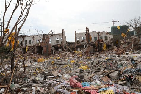 Factory explosion in China kills dozens