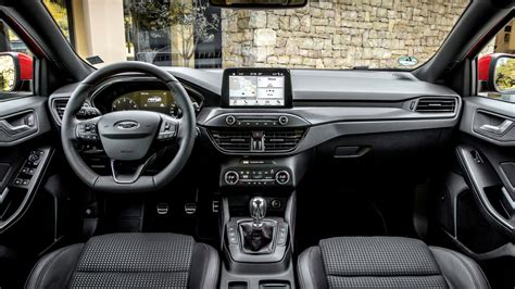 Ford Focus Estate Interior Layout & Technology | Top Gear