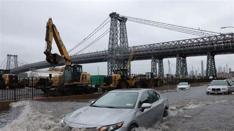 Look: Flash floods disrupt New York subway; state of emergency declared ...