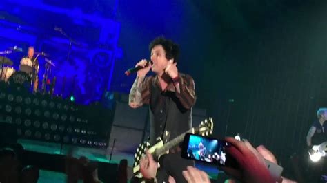 Green Day - Boulevard Of Broken Dreams Live 2017 Praha - YouTube