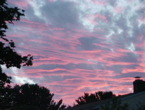 Red Clouds, Red Sunset : r/pics