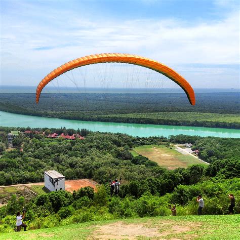 Kuala Kubu Bharu Paragliding - TripJalan