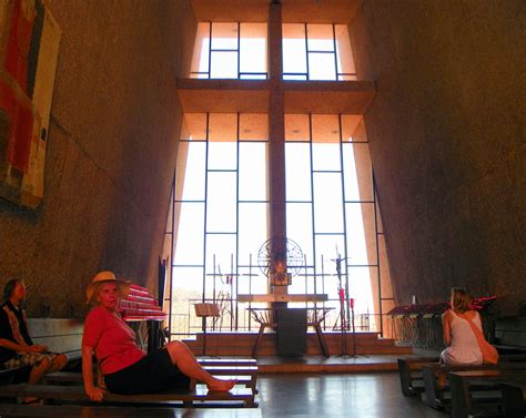 File:Chapel of the Holy Cross Interior.JPG - Wikimedia Commons