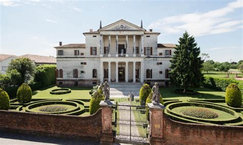 Historic Villa In Venice, Italy | Homes of the Rich