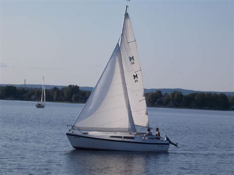 Review of MacGregor Trailerable Sailboat