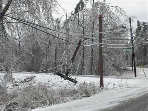 Power Poles Snap, Trees Sag in Tennessee Ice Storm - ABC News