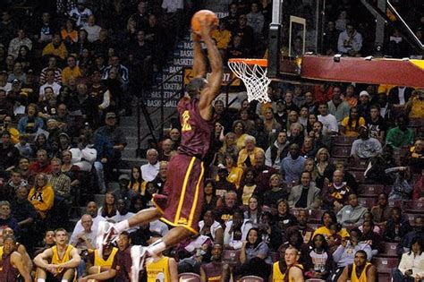 Minnesota Golden Gophers: Minnesota Golden Gophers Hot Basketball Games