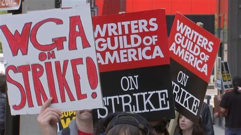 Writers Guild strike 2023: WGA demonstrations held in Chicago outside NBC Tower - ABC7 Chicago